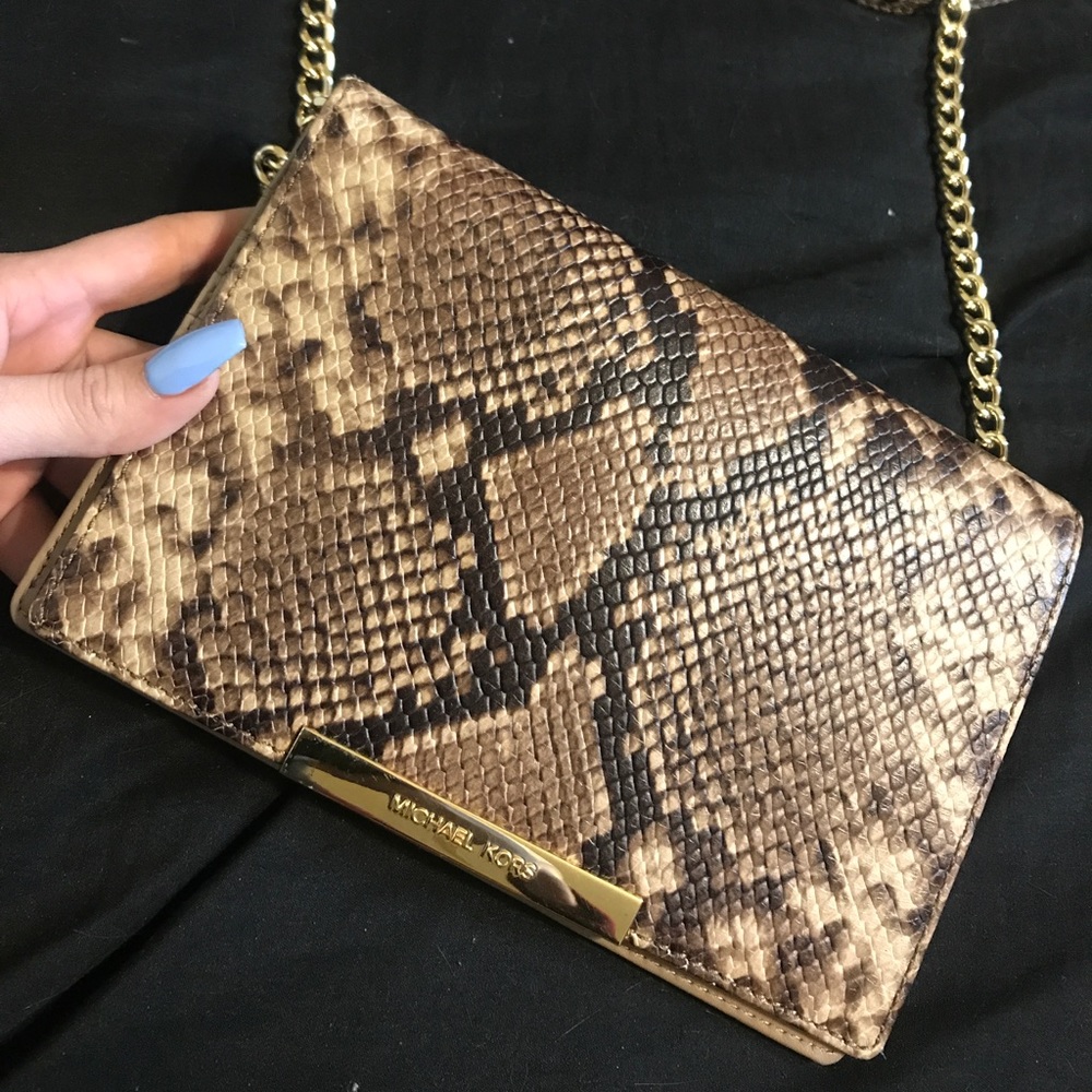 Michael kors crossbody